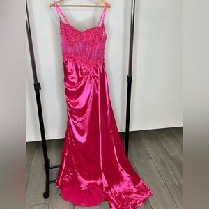 Elegant Pink Satin Evening Gown